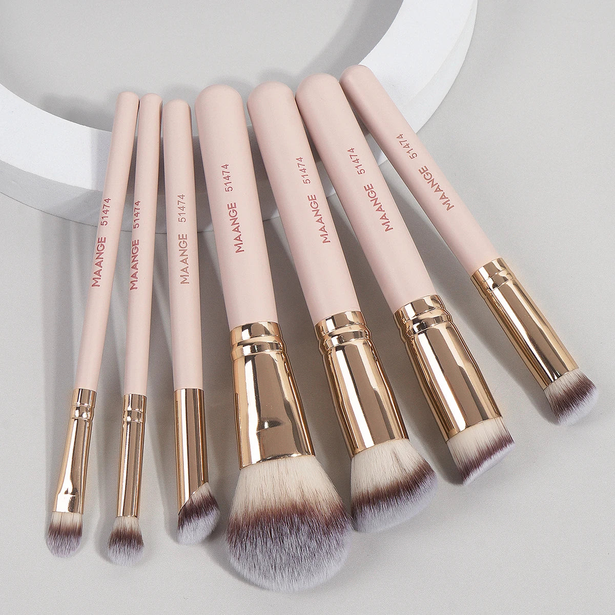 MAANGE 7Pcs Professional Makeup Brush Set – Soft Bristles Foundation, Powder, Concealer, Blush & Blending Brushes for Flawless Makeup