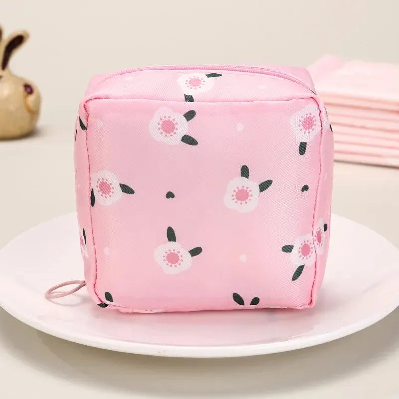 Portable Waterproof Feminine Hygiene Travel Pouch – Discreet Sanitary Pad & Tampon Organizer